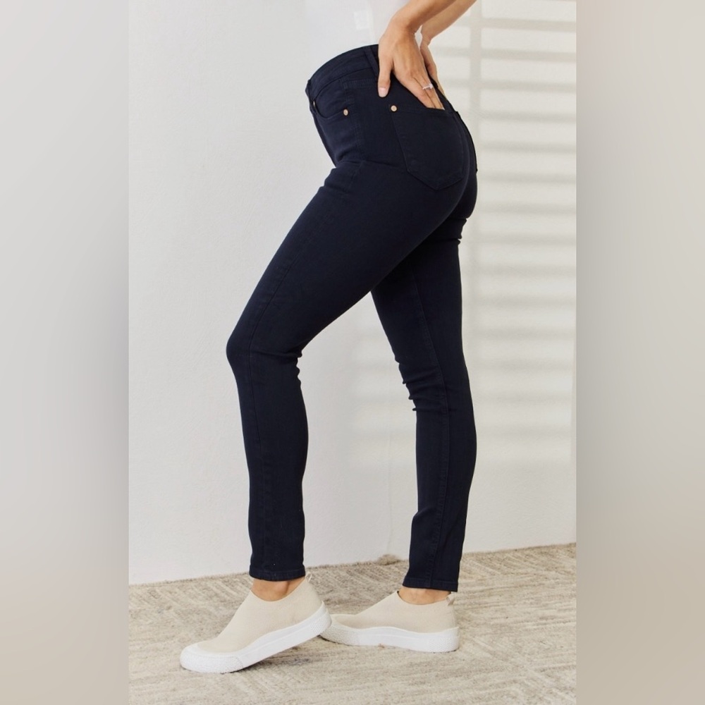Judy Blue garment dyed Tummy Control skinny jeans. Size 11/30